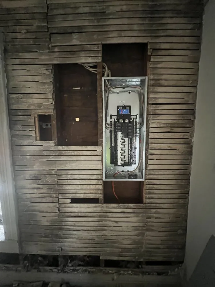 Affordable electrician providing outlet and switch repair in , 