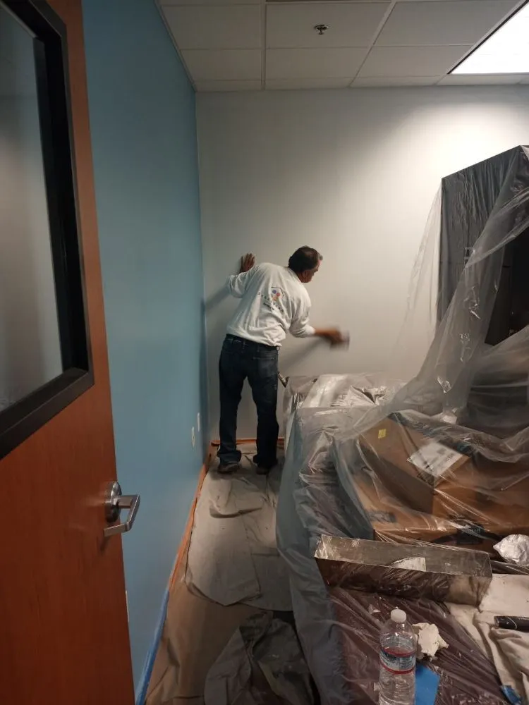 Slide of Build and Decor Construction