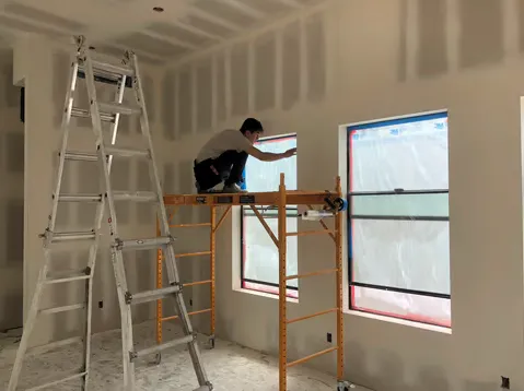 Slide of Build and Decor Construction