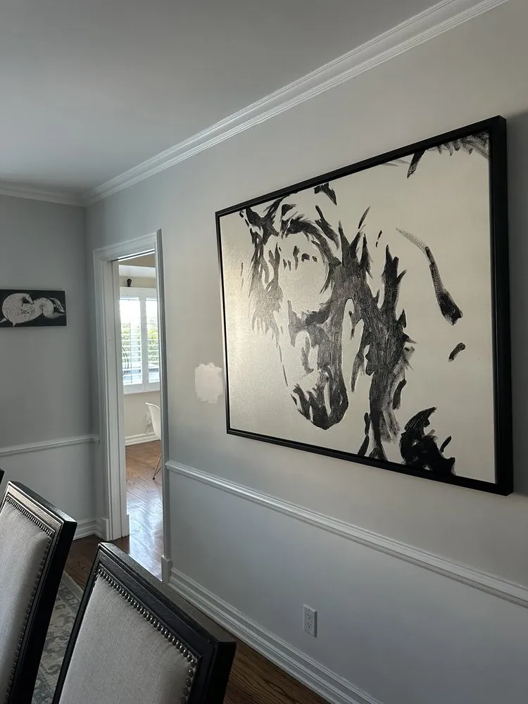 Emergency electrician providing circuit breaker repair in , 