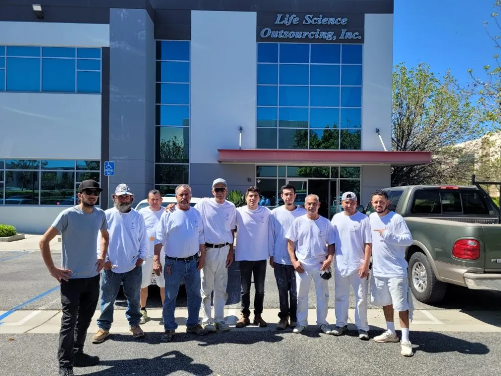 Slide of Build and Decor Construction