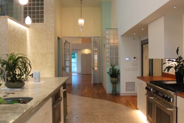 Built Right Installers Int'l Corp Logo