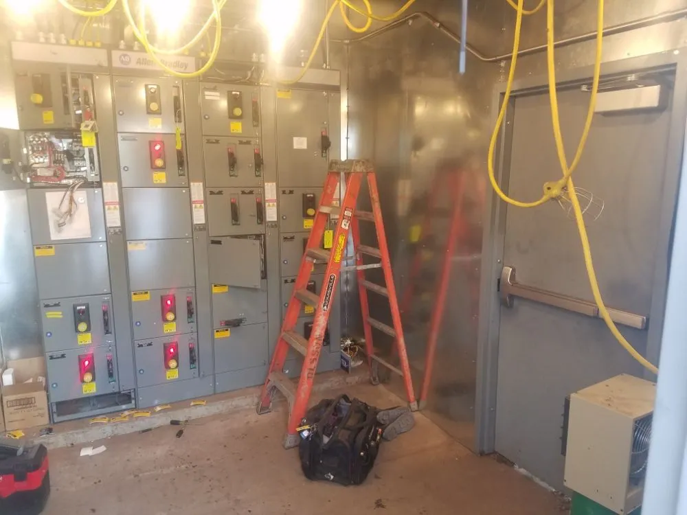 Emergency electrician providing outlet and switch repair in Horseshoe Bend, ID - Bulldog Electric