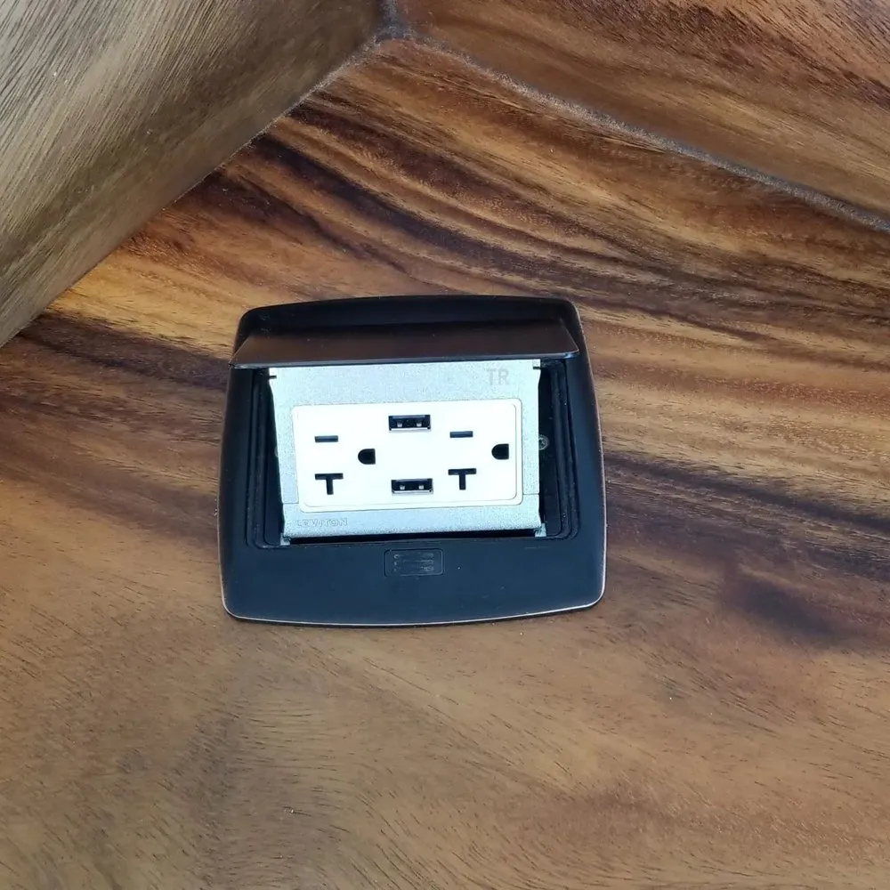 Slide of Bulldog Emergency Electrician