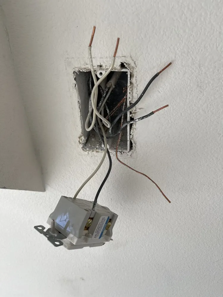 Slide of Bullz Eye Electrical