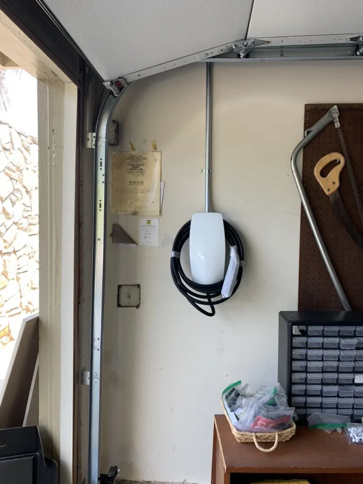 Professional electrician providing outlet and switch repair in , 