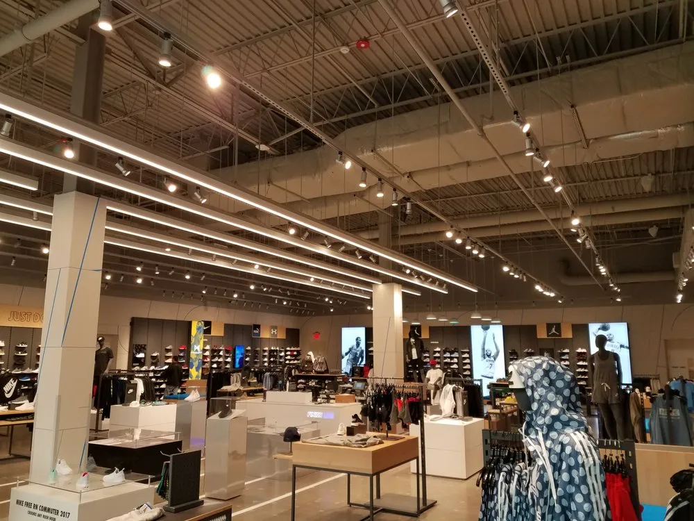 Affordable electrician providing electrical repair in , 