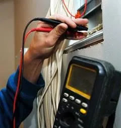Certified electrician providing circuit breaker repair in , 