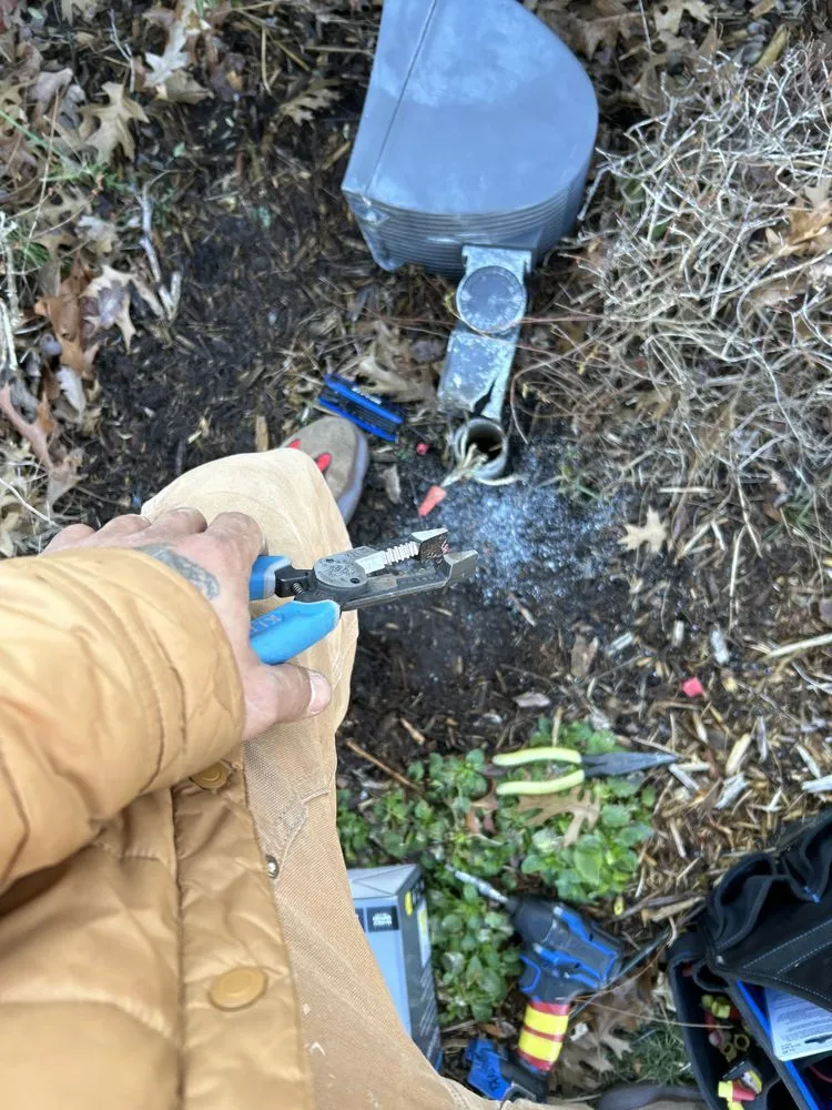 Slide of Busy Banks Electric