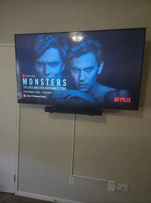 Licensed electrician providing outlet and switch repair in , 