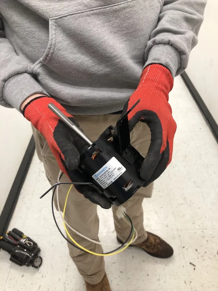 Certified electrical service for homes in lighting installation,  by 