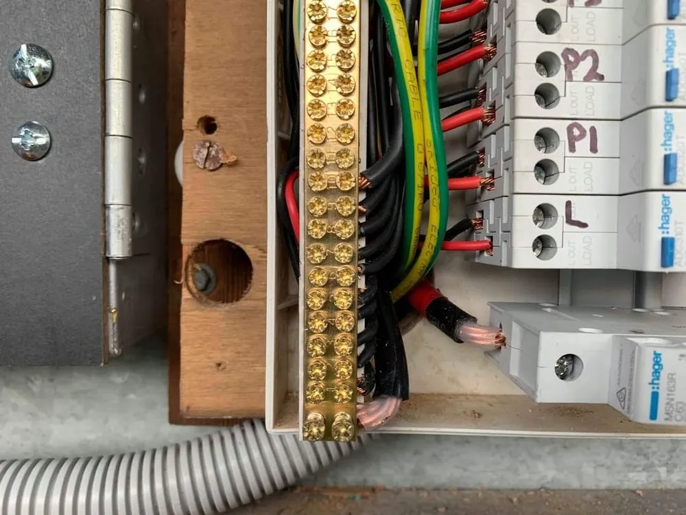 Slide of Buttonwoon Electricians