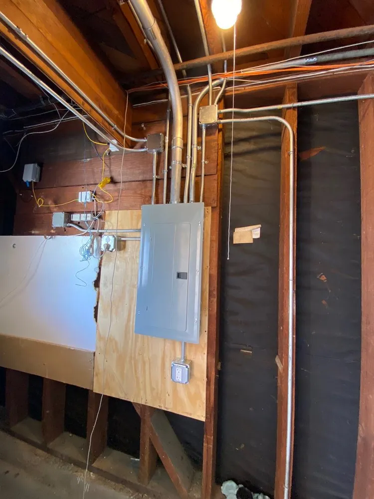 Licensed lighting installation service in ,  - BV Electric