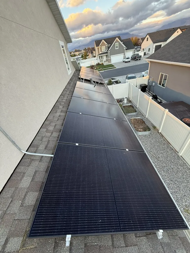 Emergency electrician providing lighting installation in ,