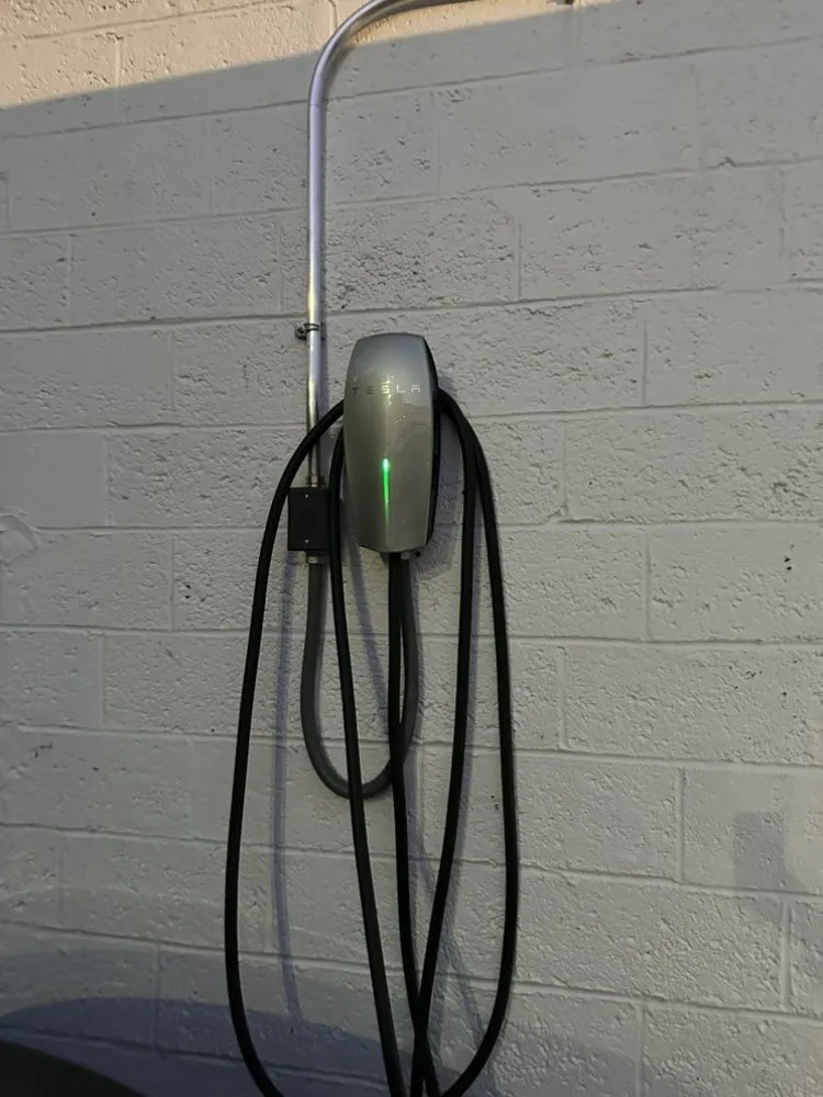 Professional circuit breaker repair experts serving ,  - C & B Electrical Installations