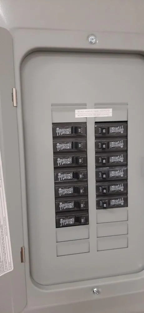 Slide of C & R Expert Tech Services