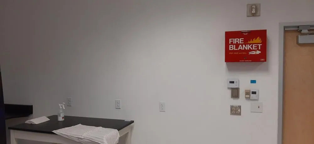 Slide of C & R Expert Tech Services