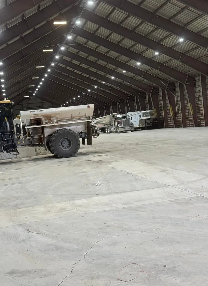 Licensed electrician providing electrical repair in ,