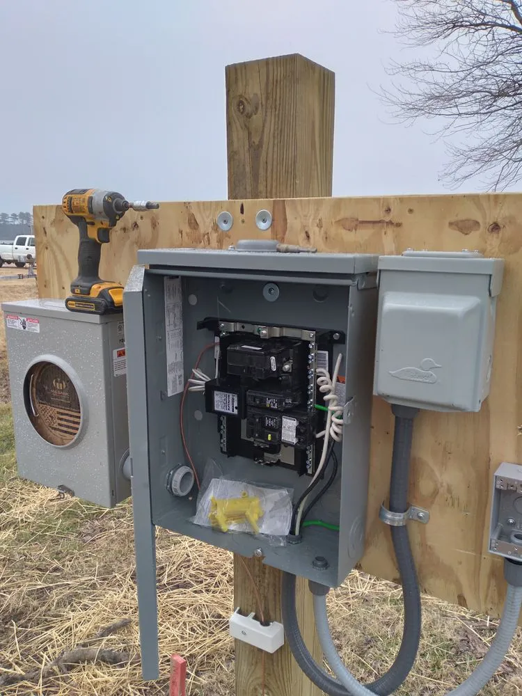 Professional electrician providing circuit breaker repair in ,