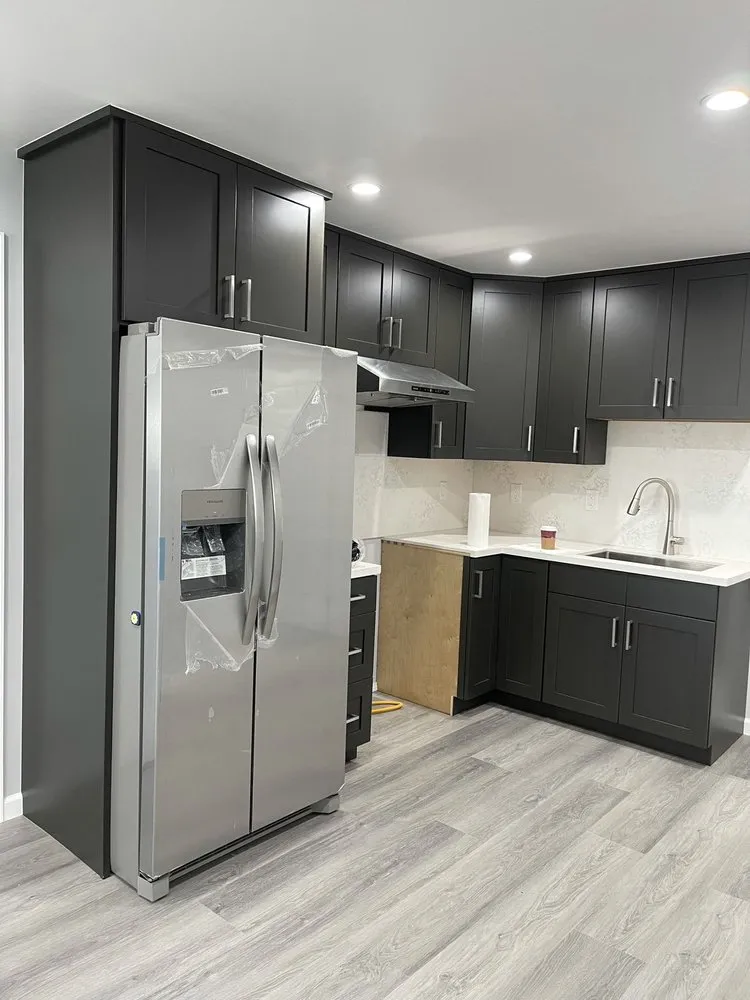 Professional electrician providing circuit breaker repair in San Francisco, CA - C Max Construction