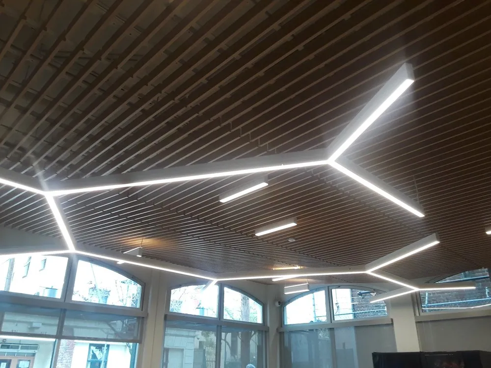 Slide of Cadycef Electric