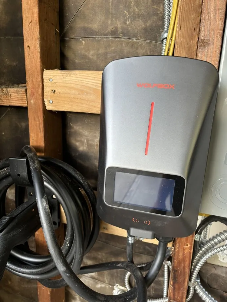 Emergency electrician providing lighting installation in San Fernando Valley, CA - CAF Electrics