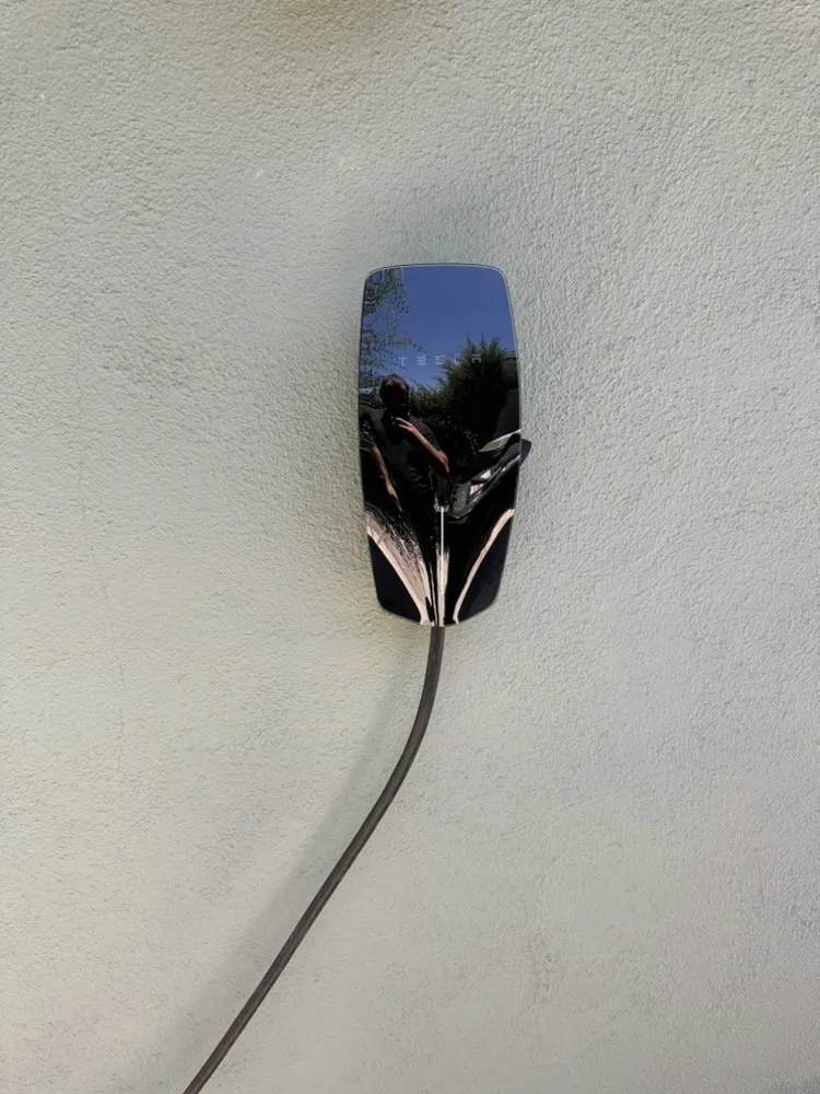 Licensed electrician providing wiring installation in San Fernando Valley, CA - CAF Electrics