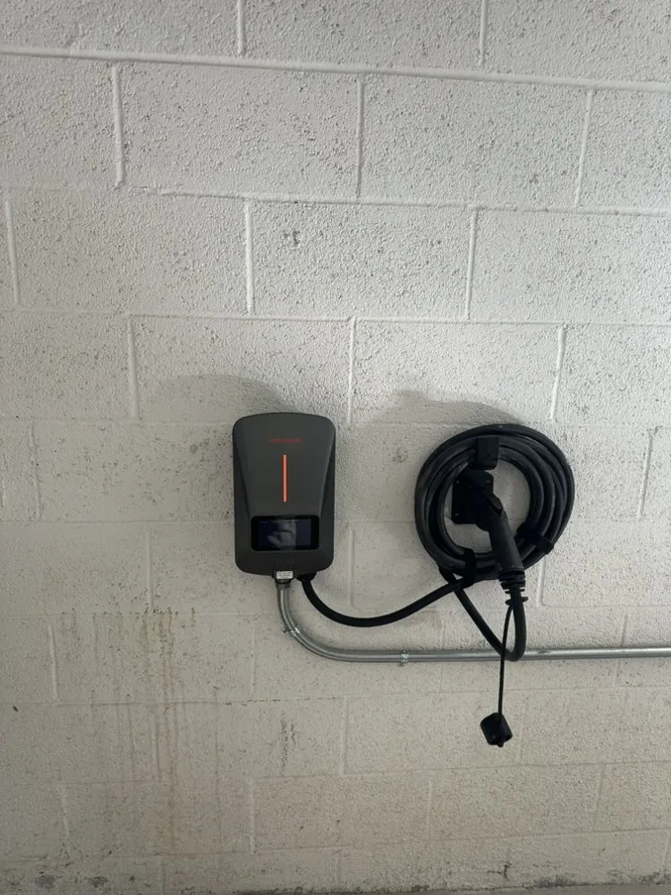 Expert outlet and switch repair service in San Fernando Valley, CA - CAF Electrics
