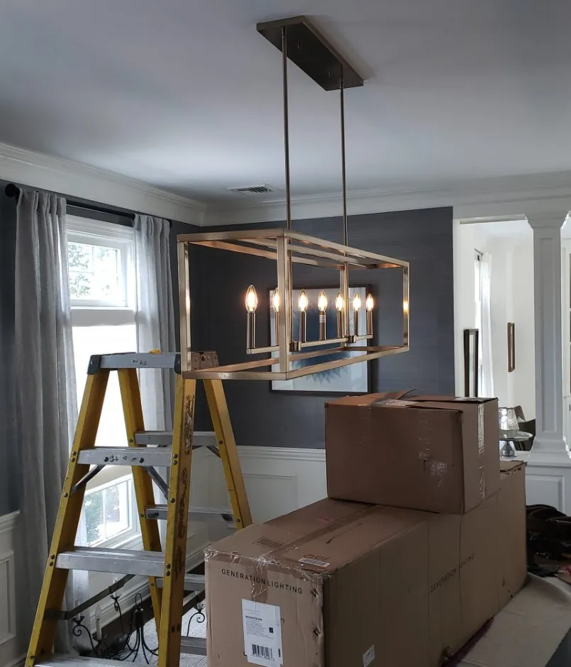 Trusted electrician providing electrical repair in , 