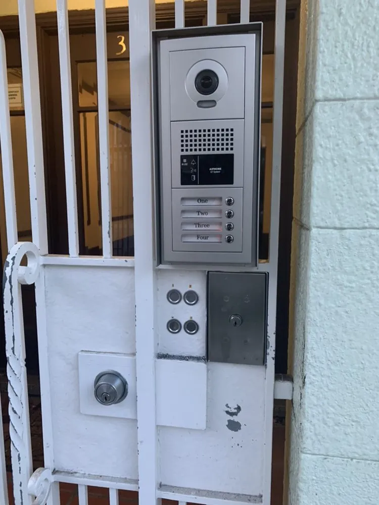 Certified electrician providing electrical repair in , 