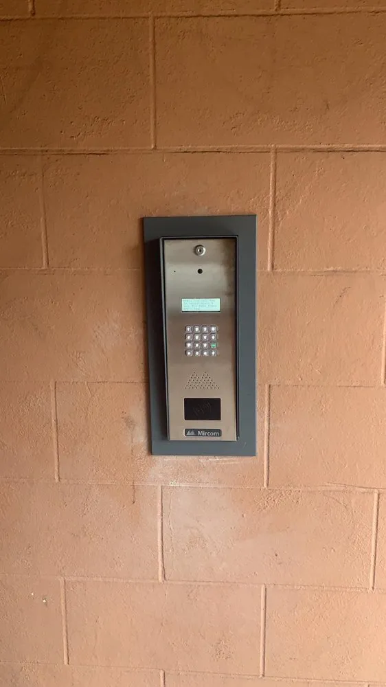 Reliable electrician providing emergency electrical service in , 