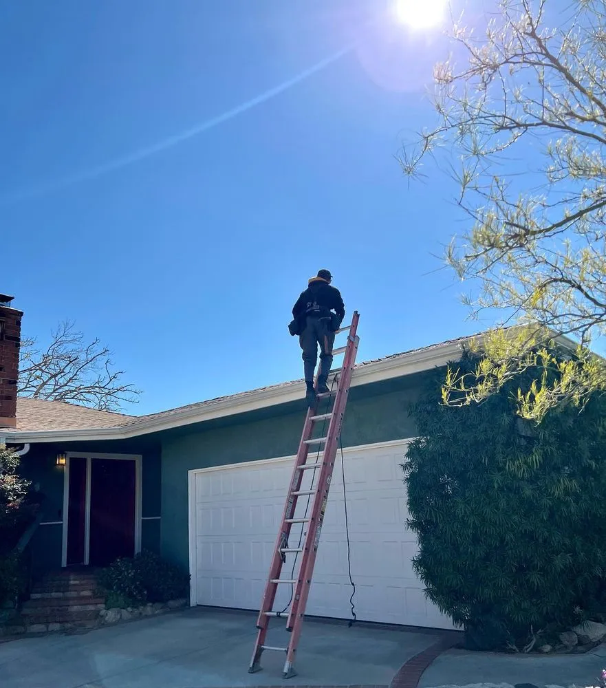 Certified circuit breaker repair in , by Cali Energy