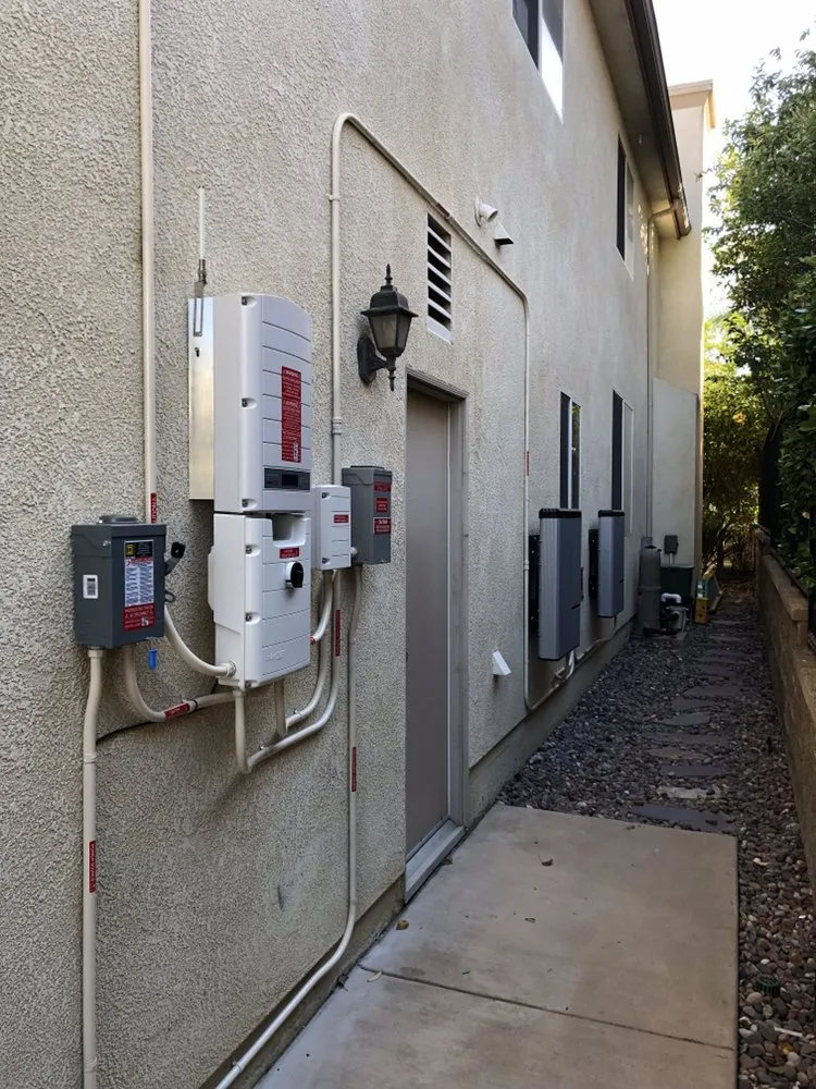 Certified outlet and switch repair in , by Cali Energy