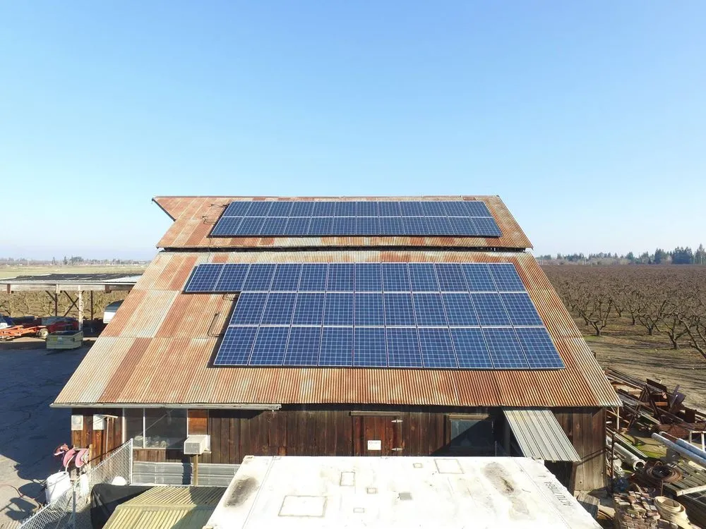 Emergency electrician providing lighting installation in ,