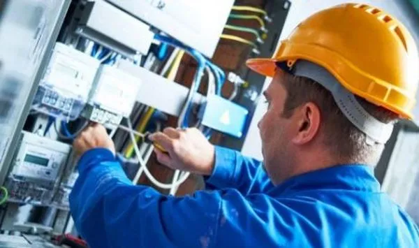 California Electric Logo