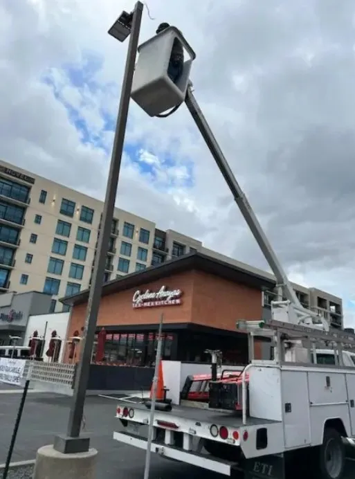 Slide of Calzoncint Electric