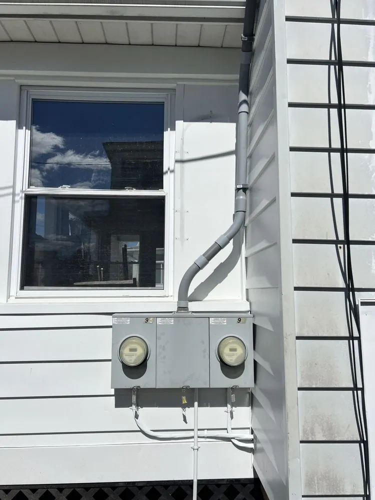 Slide of Cameron Wilson Electrician