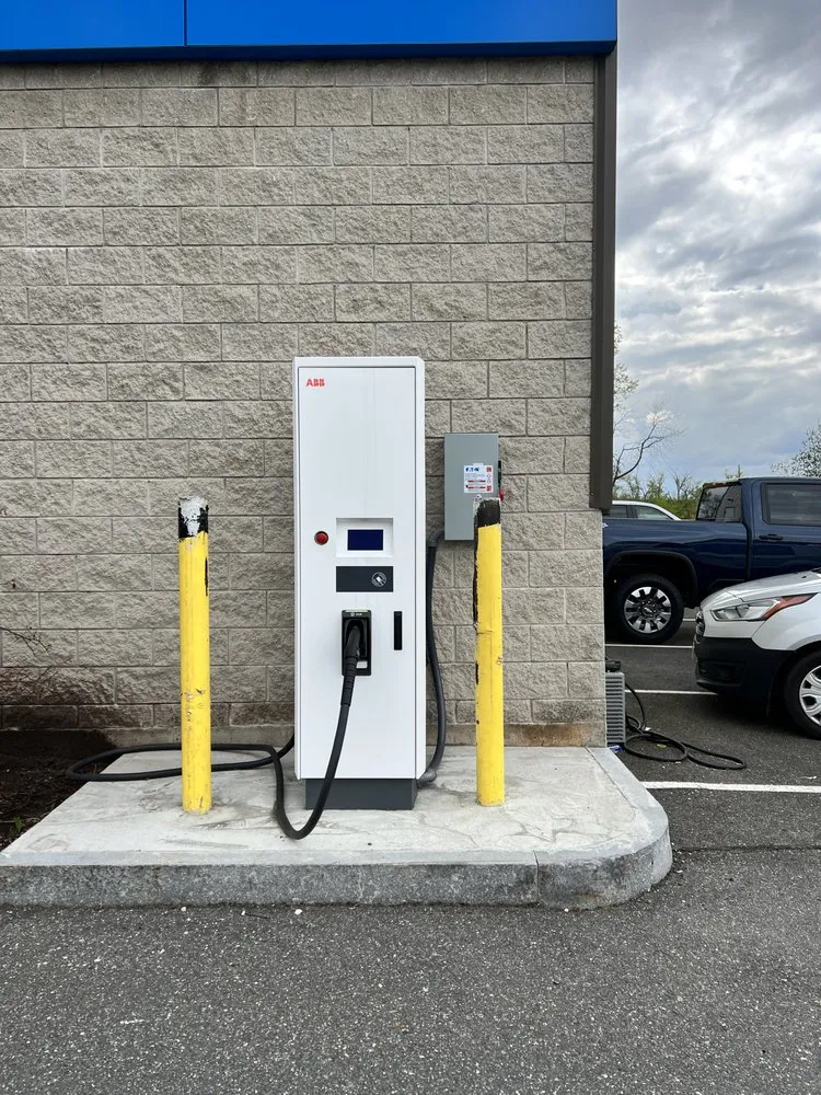 Slide of Cameron Wilson Electrician