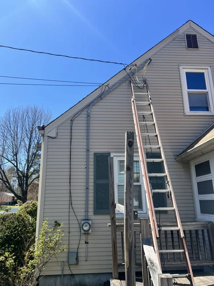 Slide of Cameron Wilson Electrician