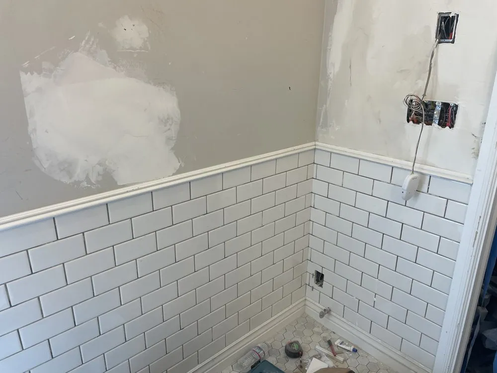 Expert electrician providing outlet and switch repair in San Francisco, CA - Camex Electric & Builders