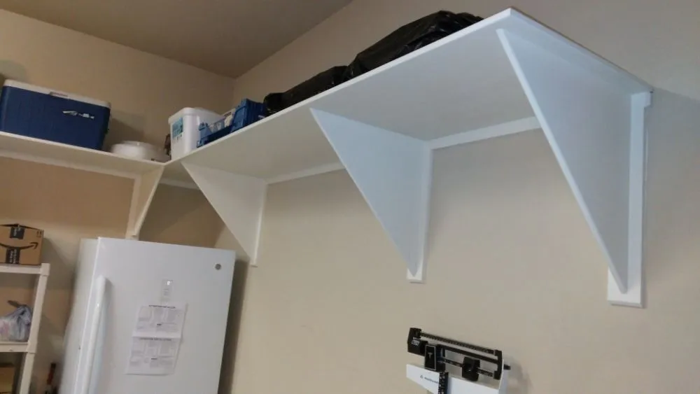 Licensed electrician providing emergency electrical service in , 