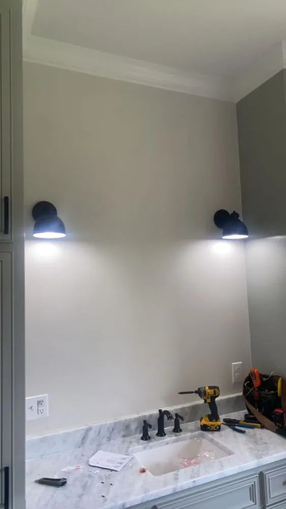 Emergency electrician providing electrical repair in ,