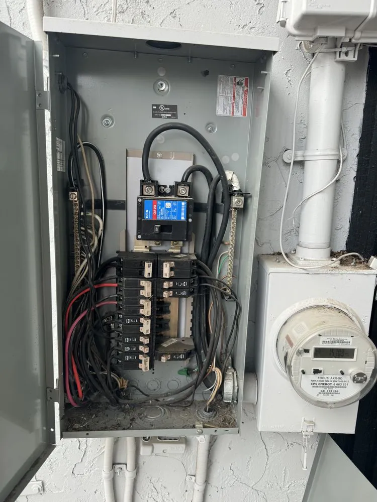 Slide of Canelo Electric