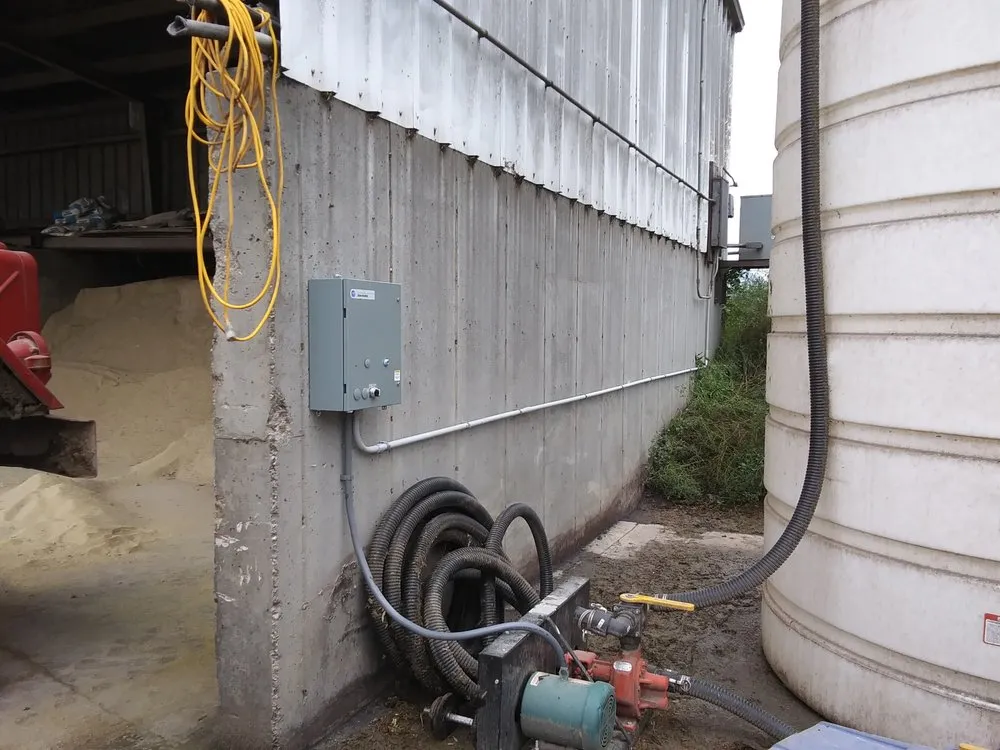 Certified electrical service for homes in lighting installation, by