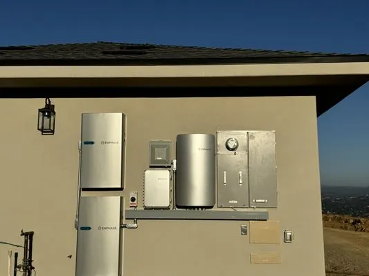 Cap West Electric and Solar Logo