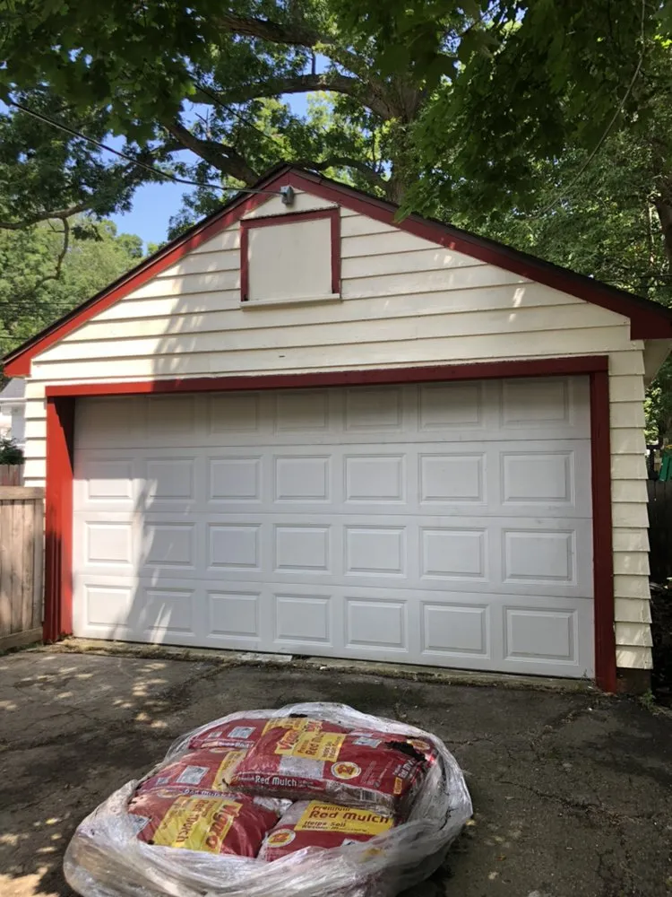 Certified electrician providing circuit breaker repair in , 