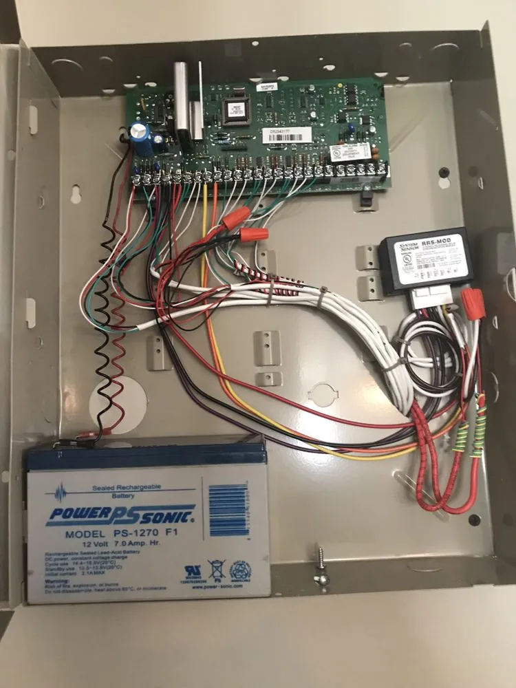 Emergency electrician providing emergency electrical service in , 