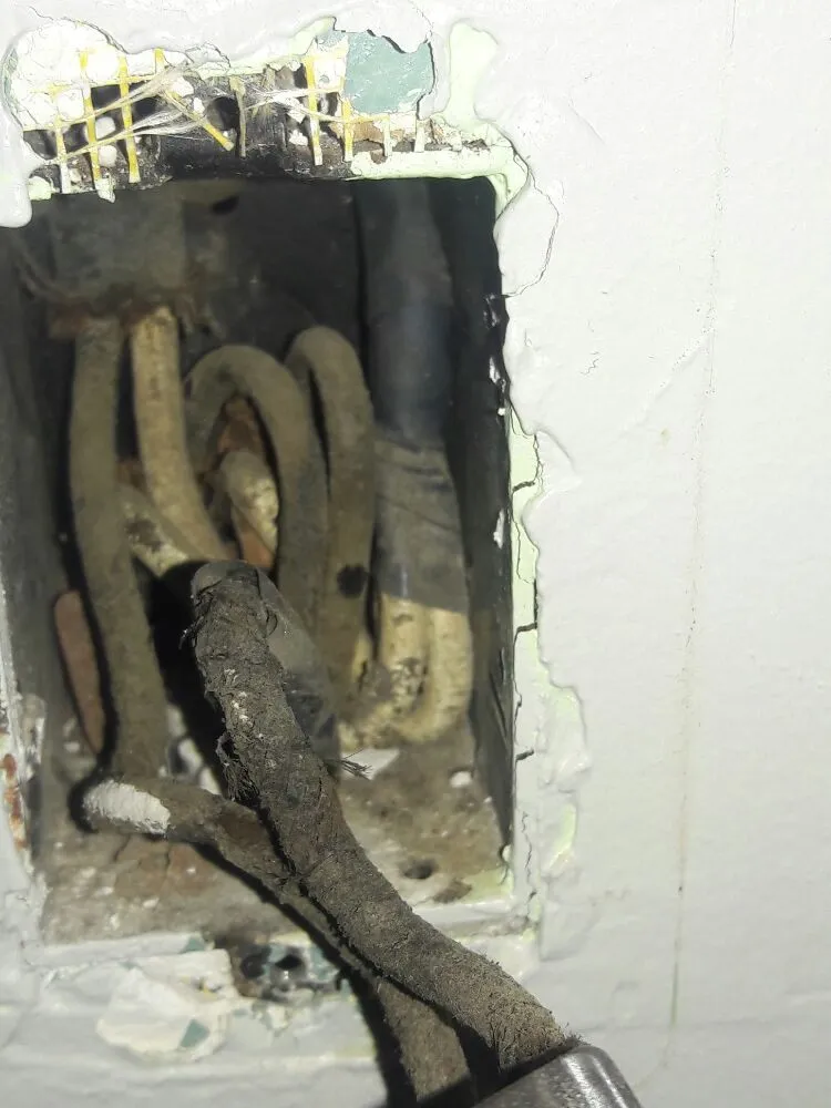 Slide of Captain Electric