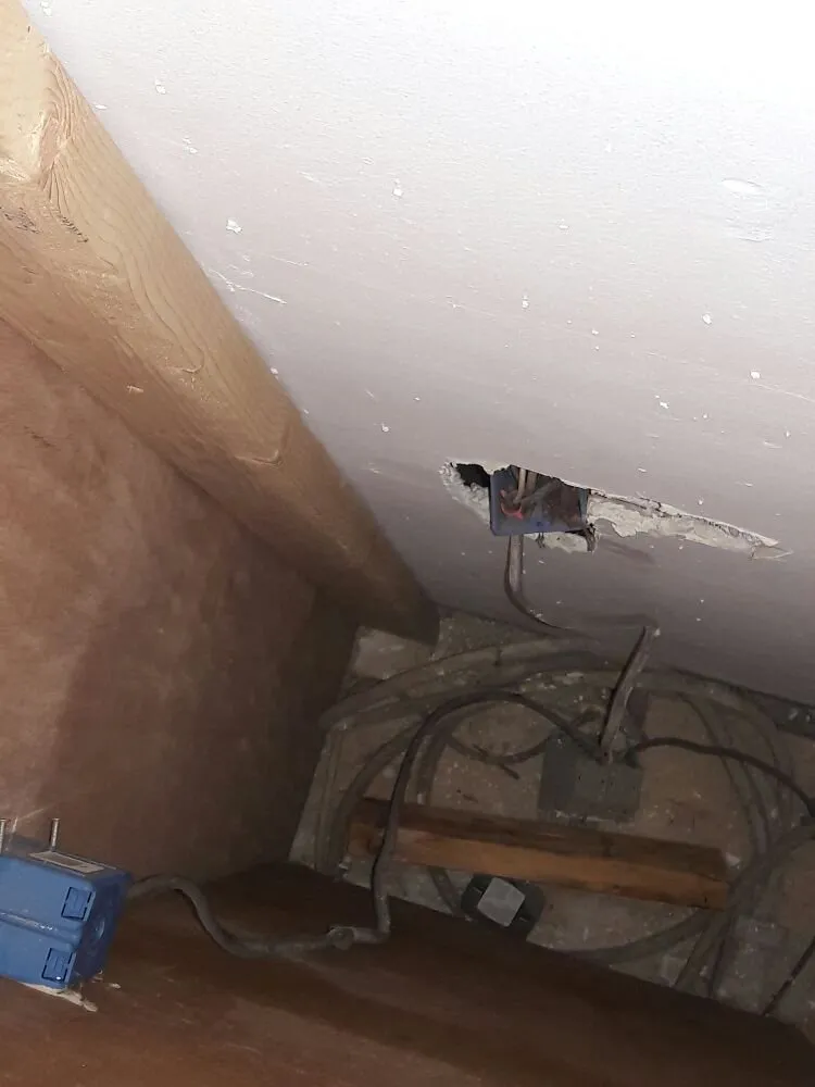 Slide of Captain Electric