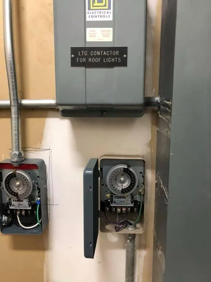 Slide of Carcamo Electricians